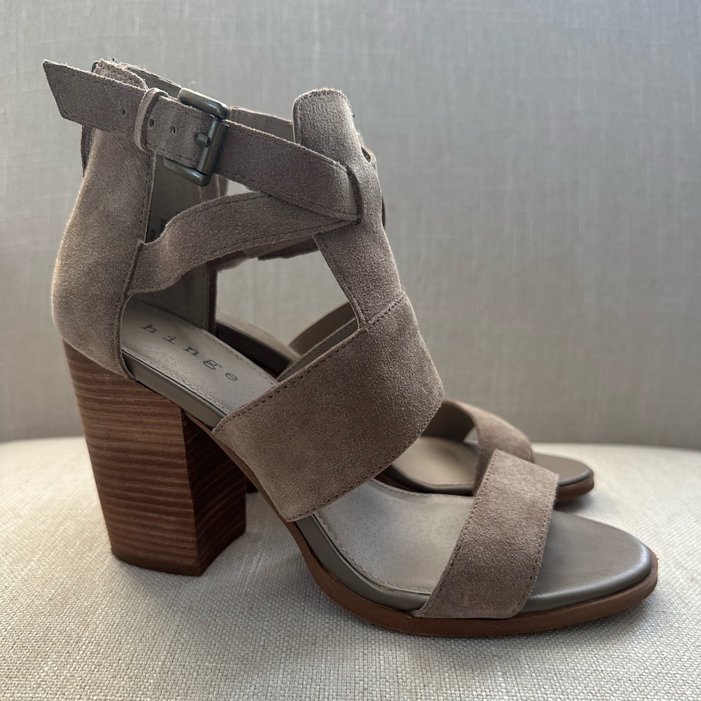 Hinge Taupe Suede Heeled Sandals - Size 7.5 - Picture 2 of 11
